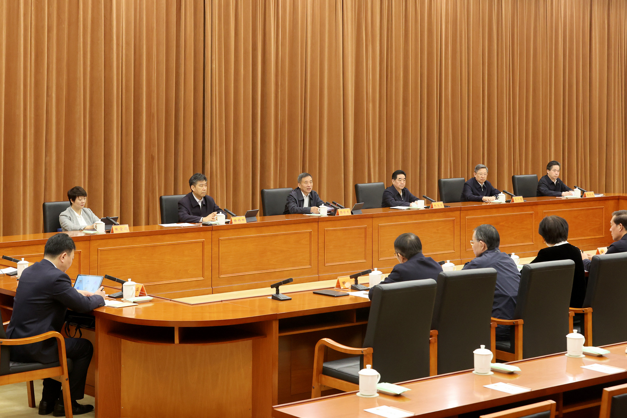 省人大常委會召開黨組擴大會議暨第...