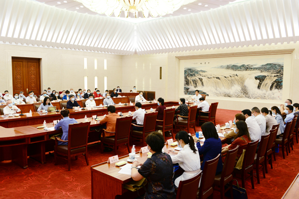 栗戰(zhàn)書與全國人大常委會(huì)會(huì)議列席代表座談時(shí)強(qiáng)調(diào)?全面領(lǐng)會(huì)習(xí)近平總書記關(guān)于全過程民主重要論述的深刻內(nèi)涵 支持和確保人民當(dāng)家作主
